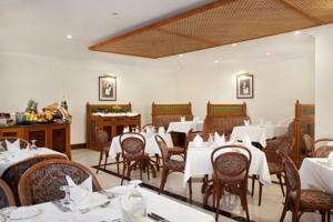 تور دبی هتل هالیدی این داون تاون - آژانس مسافرتی و هواپیمایی آفتاب ساحل آبی